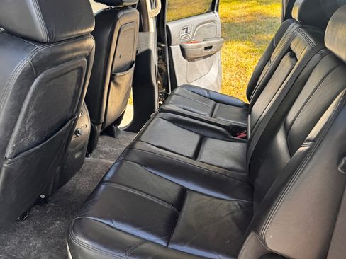 Used 2008 GMC Sierra 1500 Denali w/ Sun And Navigation Package AWD/4WD image 12
