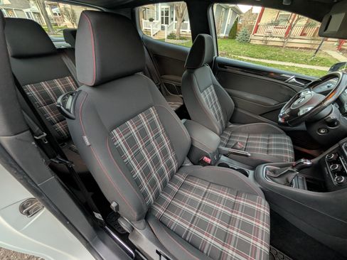 Used 2012 Volkswagen GTI 2.0T 2-Door image 31