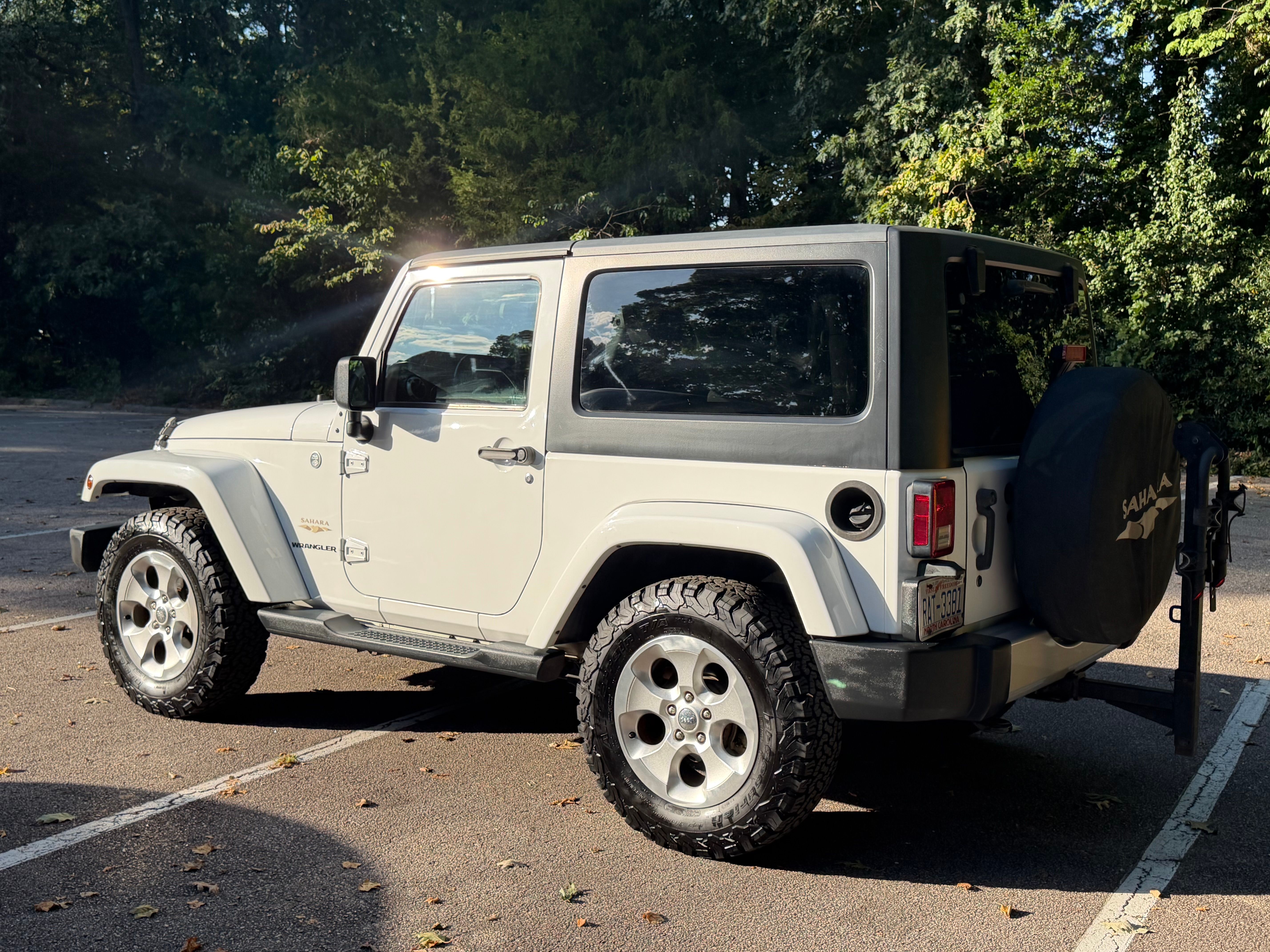Used 2013 Jeep Wrangler Sahara w/ Connectivity Group AWD/4WD image 9