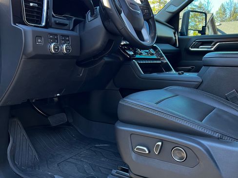 Used 2024 GMC Sierra 3500 Denali w/ Denali Reserve Package image 21
