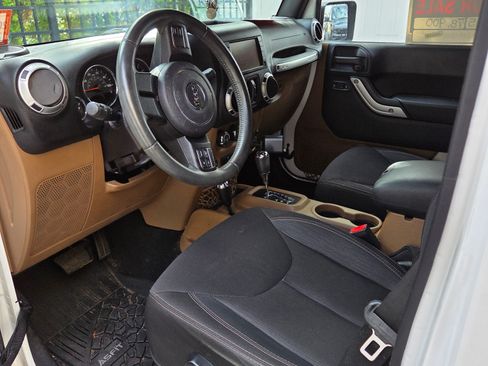 Used 2015 Jeep Wrangler Unlimited Sahara w/ Mopar Chrome Edition Group image 4