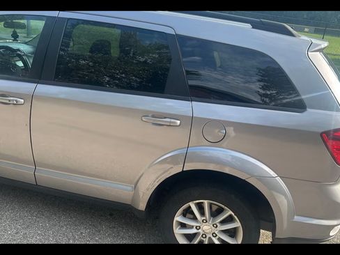 Used 2017 Dodge Journey SXT w/ Comfort/Convenience Group image 1