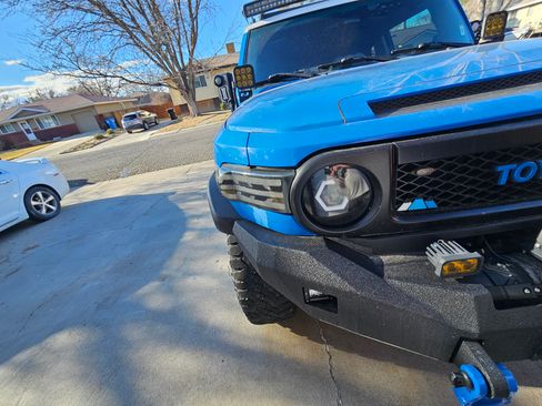 Used 2008 Toyota FJ Cruiser 4WD image 2