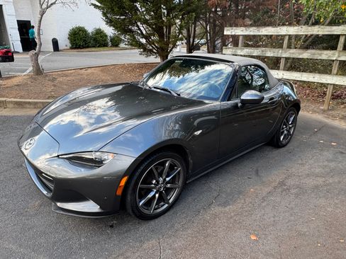 Used 2020 MAZDA MX-5 Miata Grand Touring image 17