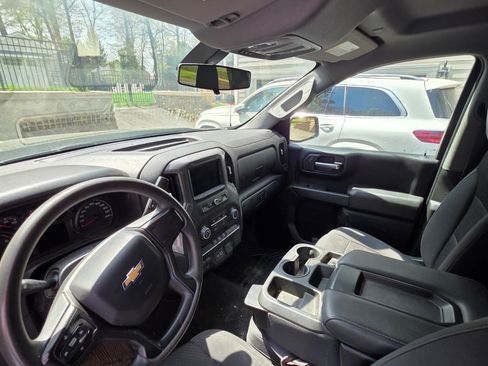 Used 2021 Chevrolet Silverado 1500 Custom w/ LPO, Dark Essentials Package image 2