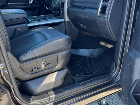 Used 2018 RAM 2500 Laramie w/ Sport Appearance Group image 8