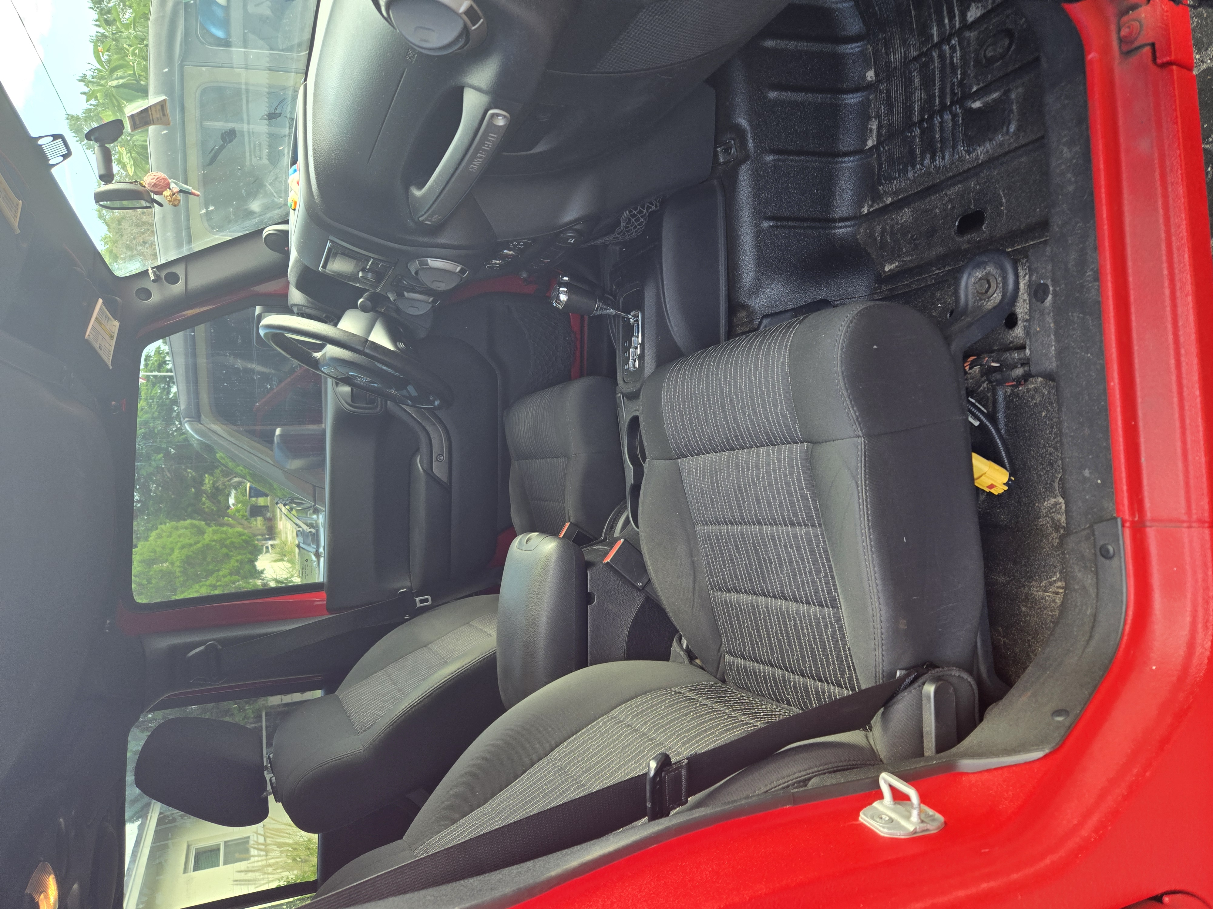 Used 2012 Jeep Wrangler Unlimited Sport AWD/4WD image 10