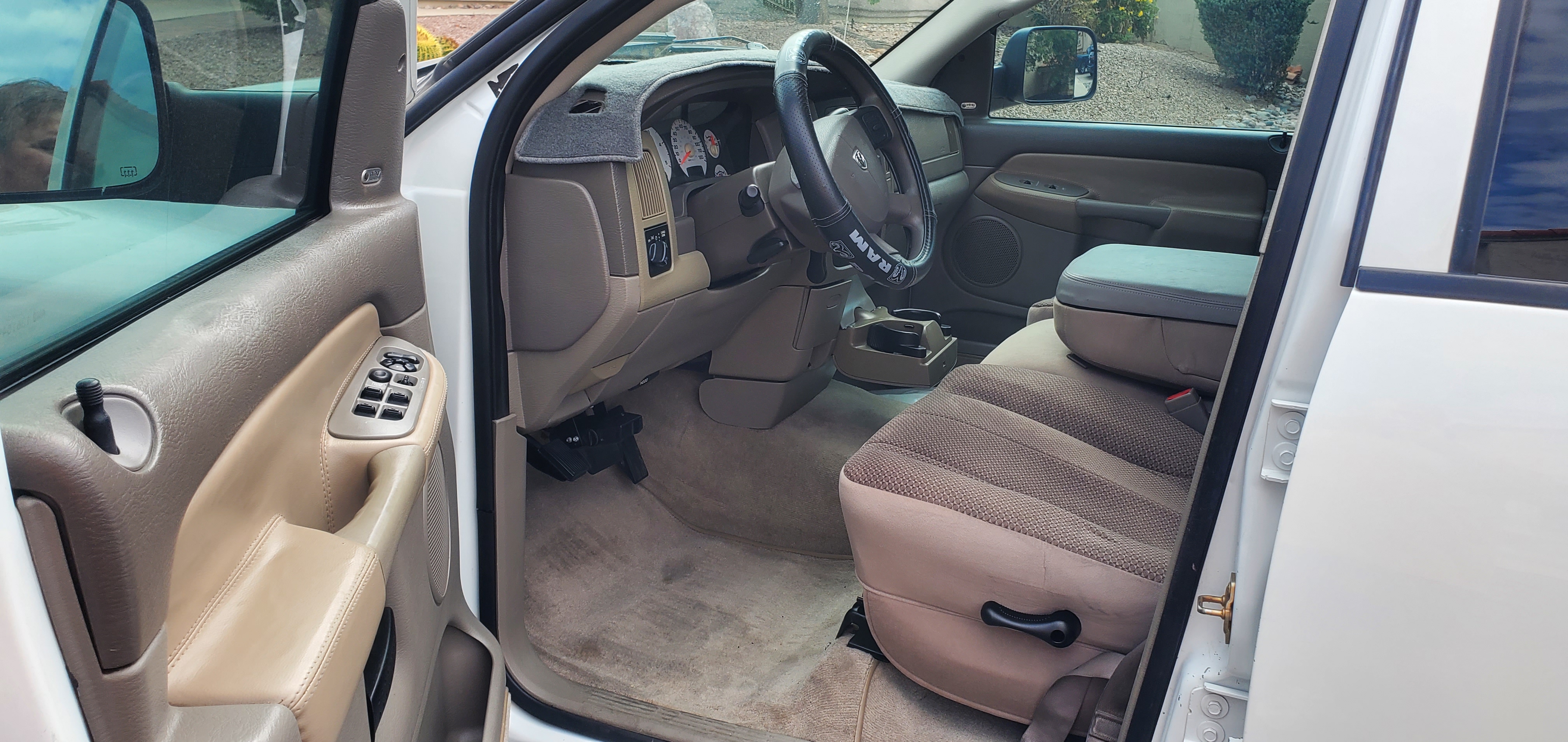 Used 2004 Dodge Ram 2500 Truck SLT RWD image 9