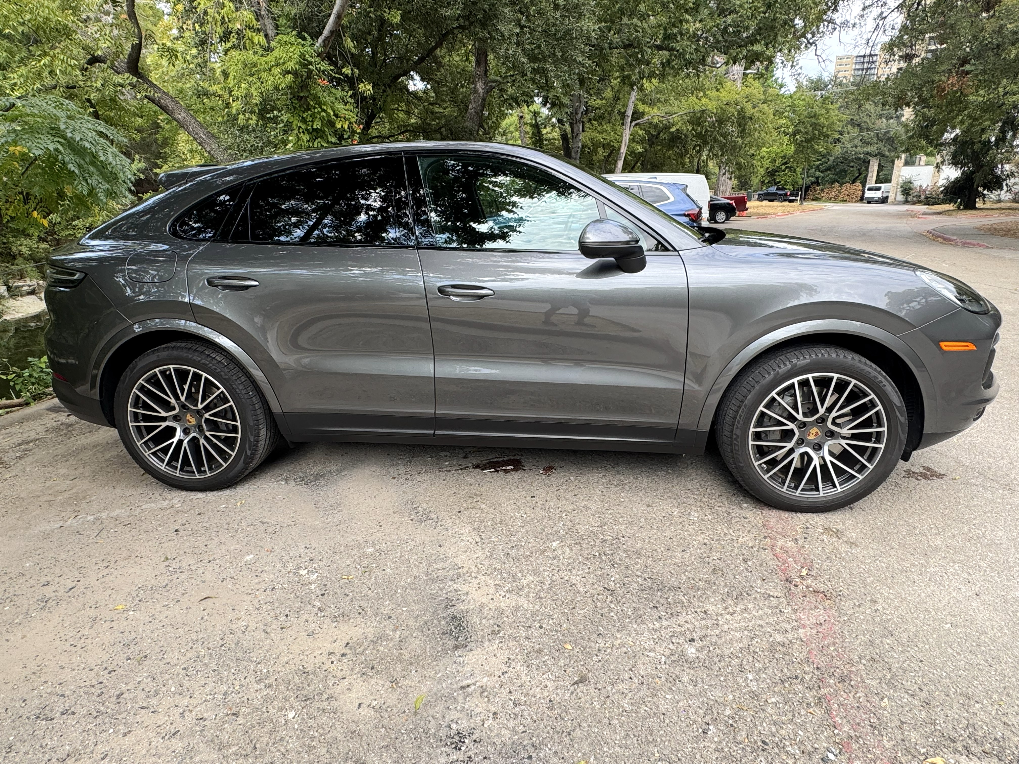 Used 2023 Porsche Cayenne Coupe AWD/4WD image 23