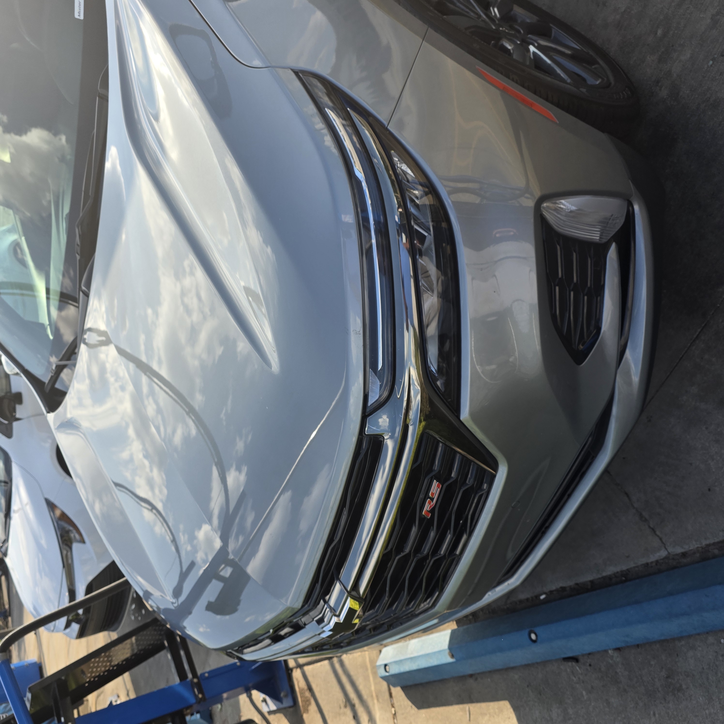 Used 2023 Chevrolet Equinox RS AWD/4WD image 2