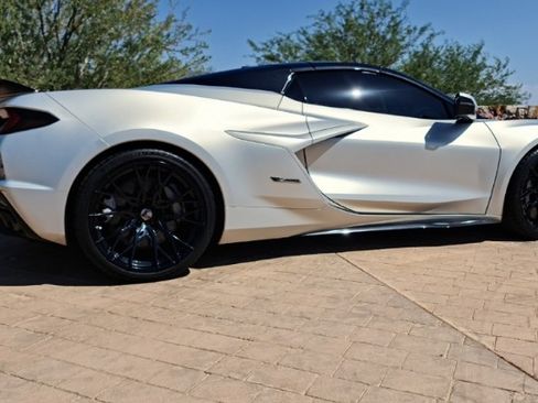 Used 2024 Chevrolet Corvette E-Ray w/ Stealth Interior Trim Package image 4