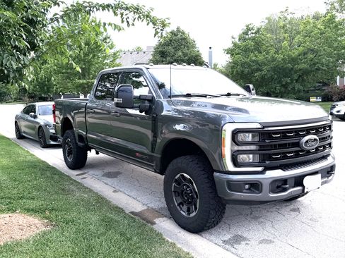 Used 2023 Ford F350 Lariat w/ Lariat Ultimate Package AWD/4WD image 9