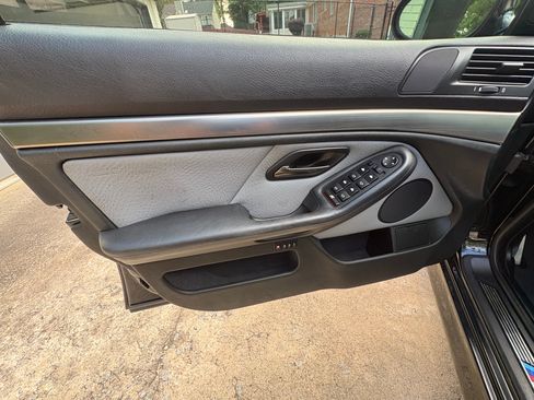 Used 2002 BMW M5 RWD image 31
