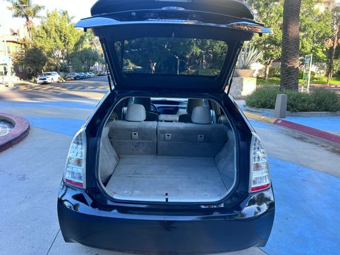 Used 2010 Toyota Prius Three image 8