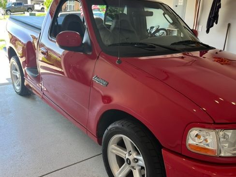 Used 2004 Ford F150 Lightning RWD image 6