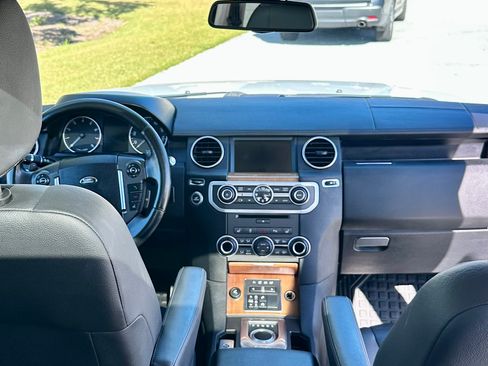 Used 2016 Land Rover LR4 HSE image 10