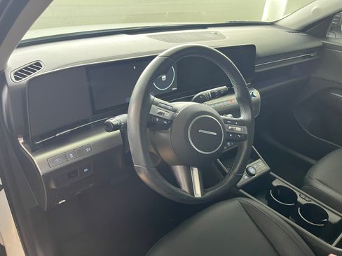 Used 2026 Hyundai Kona SEL Premium FWD image 2