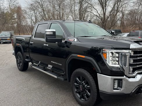 Used 2022 GMC Sierra 2500 SLT image 1