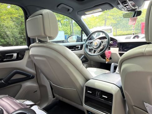 Used 2019 Porsche Cayenne AWD/4WD image 9
