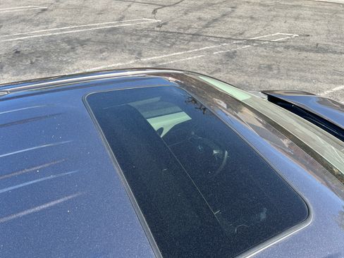 Used 2023 Toyota Sienna Limited image 30