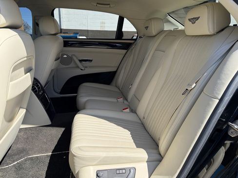 Used 2018 Bentley Flying Spur V8 AWD/4WD image 9