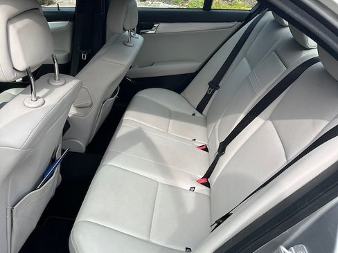 Used 2010 Mercedes-Benz C 300 Sedan image 10