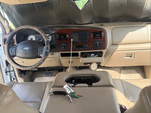 Used 2007 Ford F250 Lariat image 10