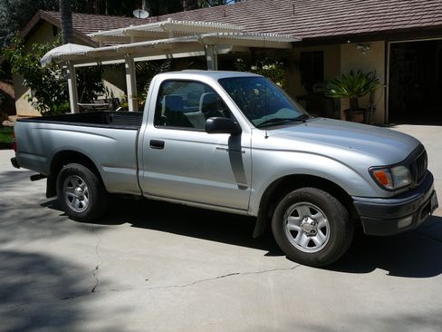 Used 2003 Toyota Tacoma 2WD Regular Cab image 2