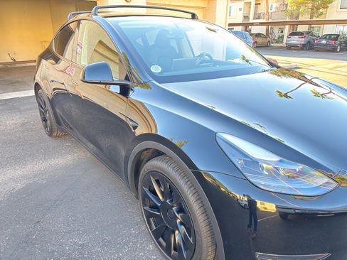Used 2023 Tesla Model Y Long Range image 6