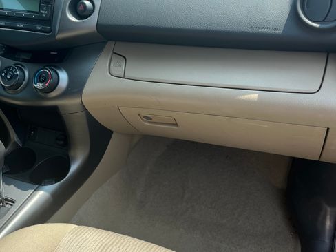 Used 2012 Toyota RAV4 FWD w/ Value Pkg image 8