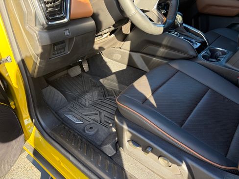 Used 2024 GMC Canyon AT4 w/ AT4 Premium Package image 18