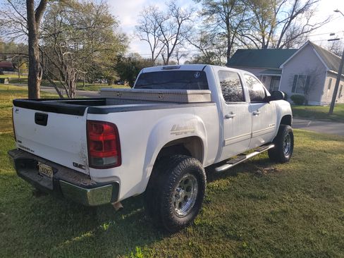Used 2011 GMC Sierra 1500 SLT w/ Skid Plate Package image 7