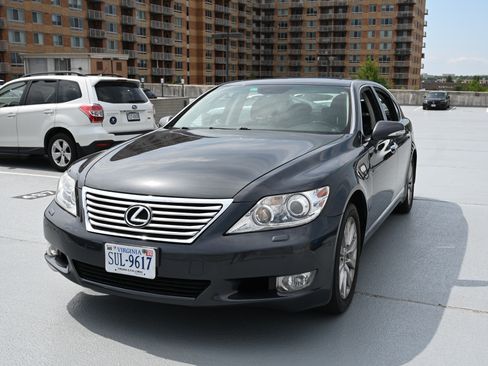 Used 2011 Lexus LS 460 L w/ Luxury Pkg AWD/4WD image 1