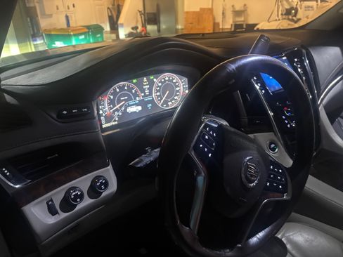 Used 2015 Cadillac Escalade Premium image 12