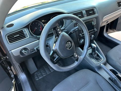 Used 2016 Volkswagen Jetta SE FWD image 5