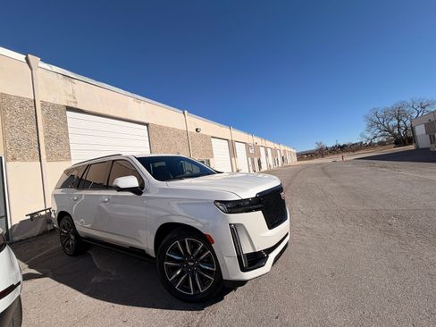 Used 2023 Cadillac Escalade Sport w/ Touring Package image 4