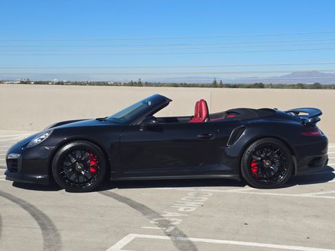 Used 2014 Porsche 911 Turbo S image 5
