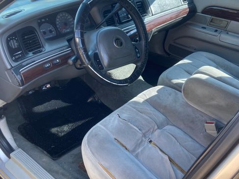 Used 2004 Mercury Grand Marquis GS image 12