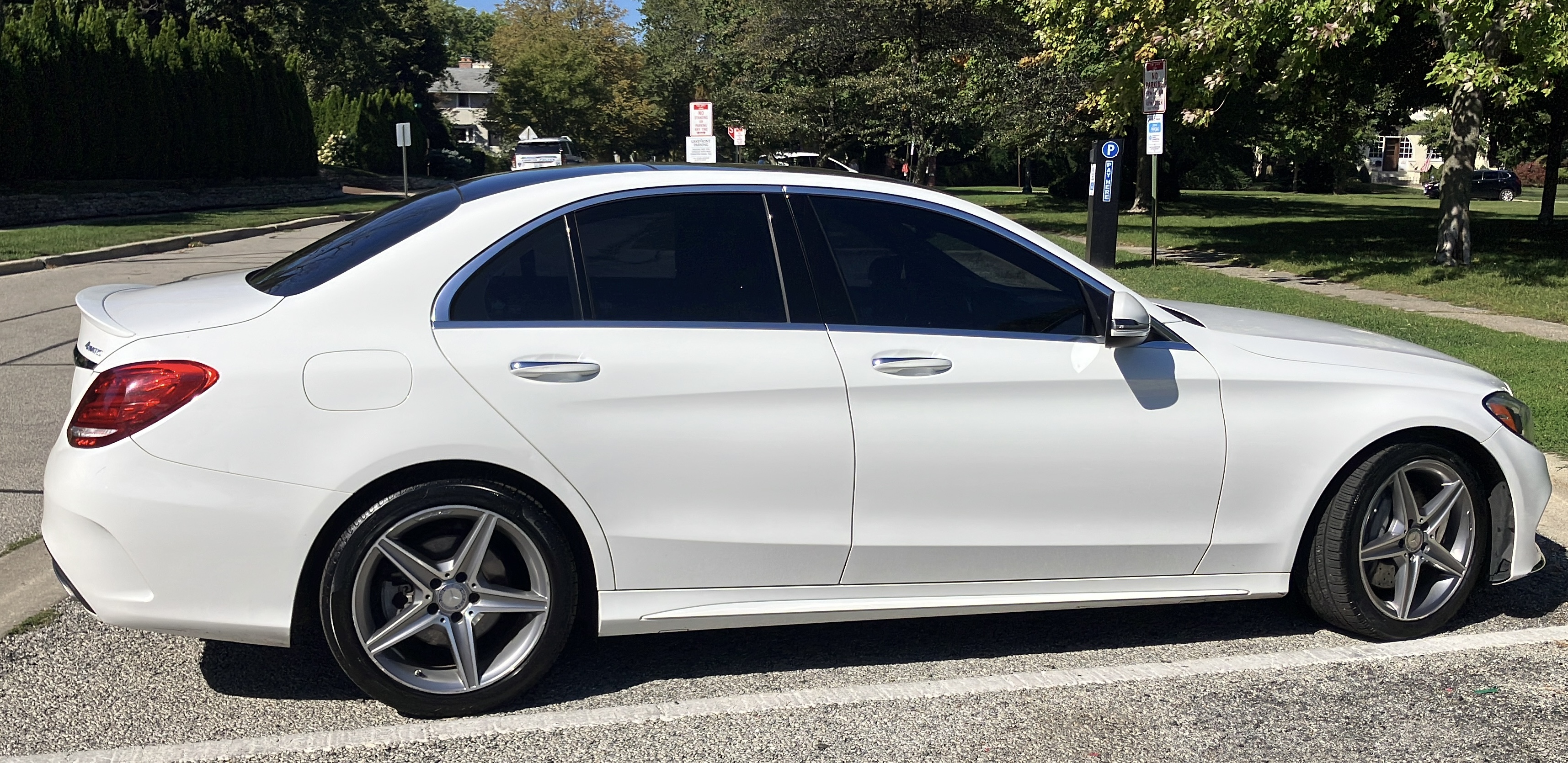 Used 2016 Mercedes-Benz C 300 4MATIC Sedan image 2