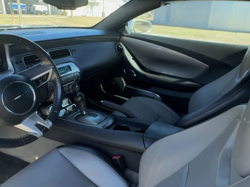 Used 2011 Chevrolet Camaro SS image 8