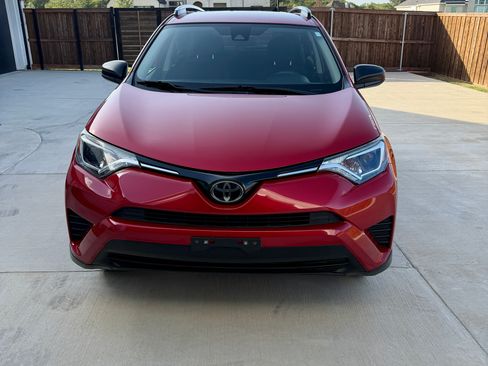 Used 2017 Toyota RAV4 LE w/ Carpet Mat Package AWD/4WD image 4
