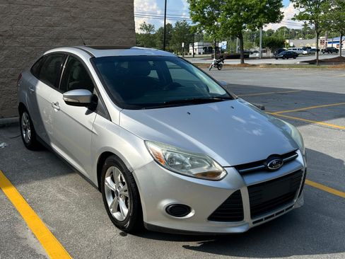 Used 2014 Ford Focus SE FWD image 1