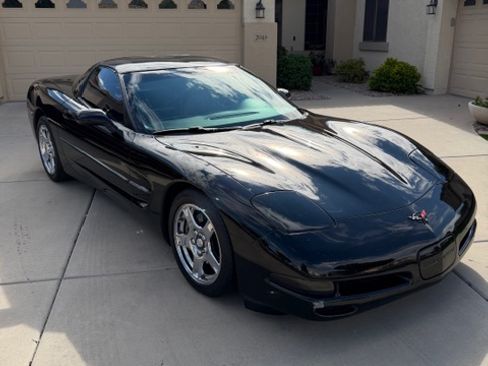 Used 1997 Chevrolet Corvette Coupe w/ Memory Pkg image 4