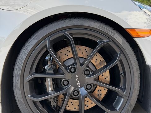 Used 2020 Porsche 718 Cayman GT4 RWD image 12