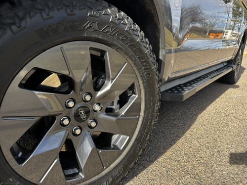 Used 2022 Ford F150 Lightning Lariat w/ Equipment Group 511A High image 11