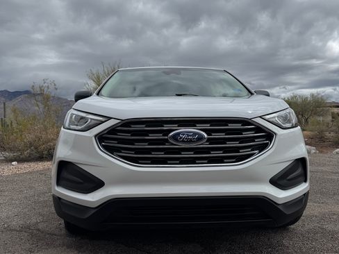 Used 2020 Ford Edge SE FWD image 2