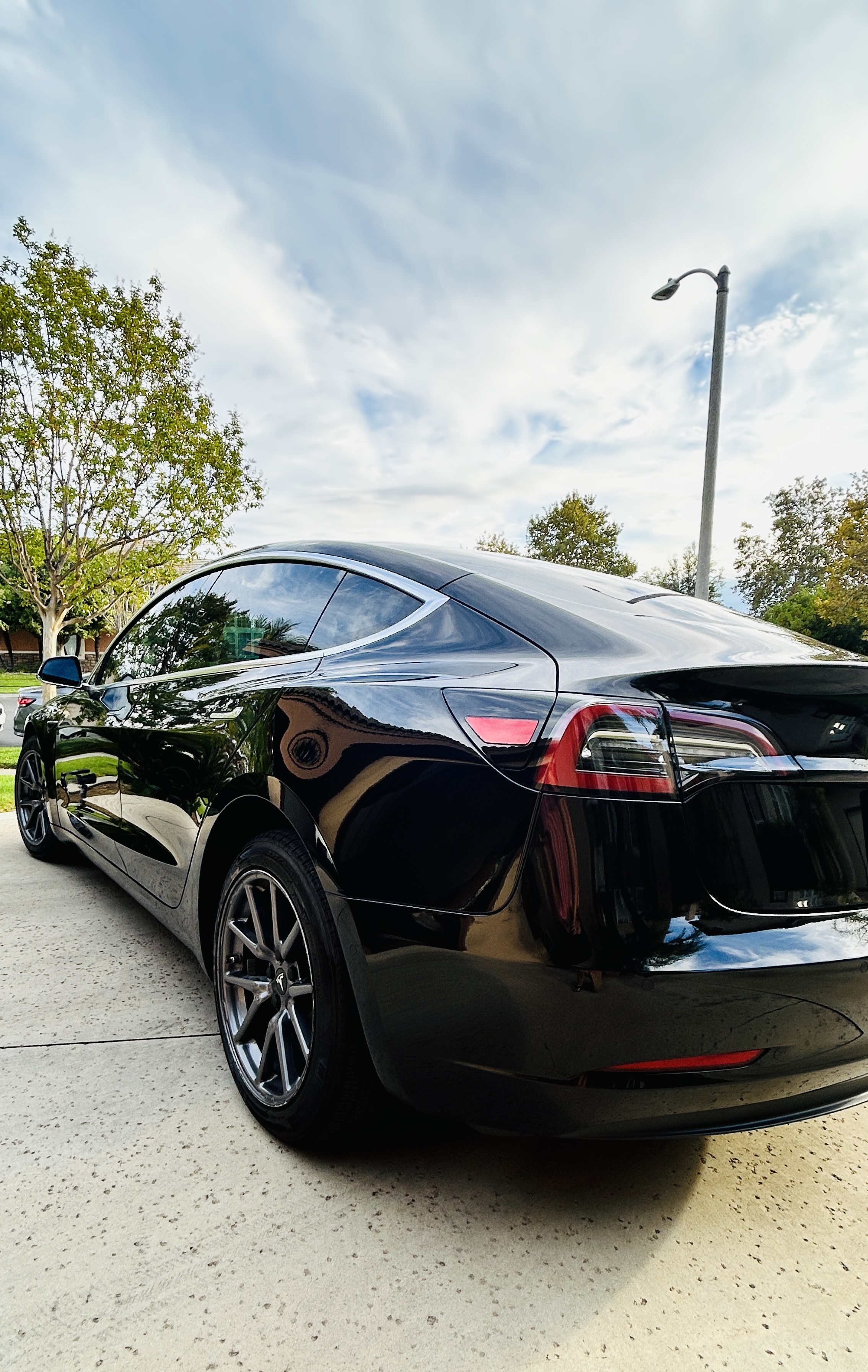 Used 2019 Tesla Model 3 RWD image 2