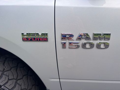 Used 2015 RAM 1500 Express AWD/4WD image 11