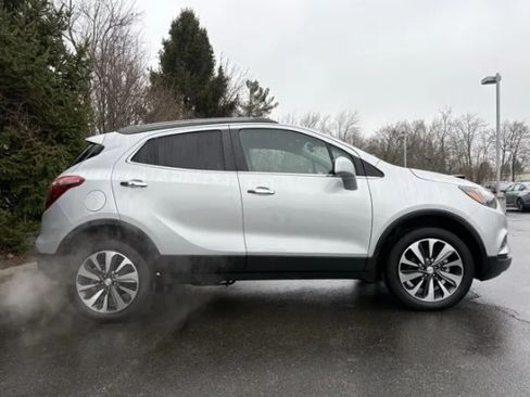 Used 2022 Buick Encore Preferred image 5