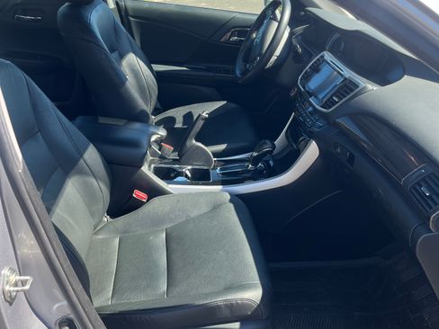 Used 2017 Honda Accord Touring image 16